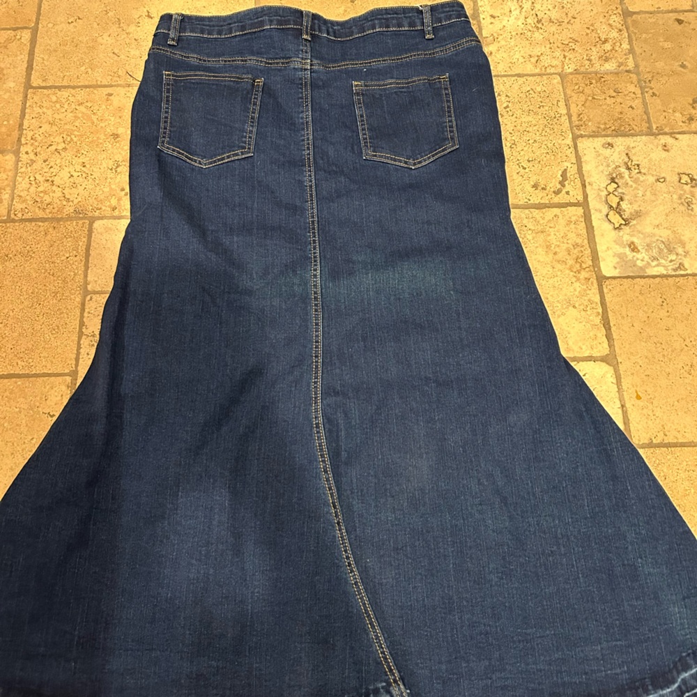 Women’s NWT Jean skirt! - Picture 3 of 3